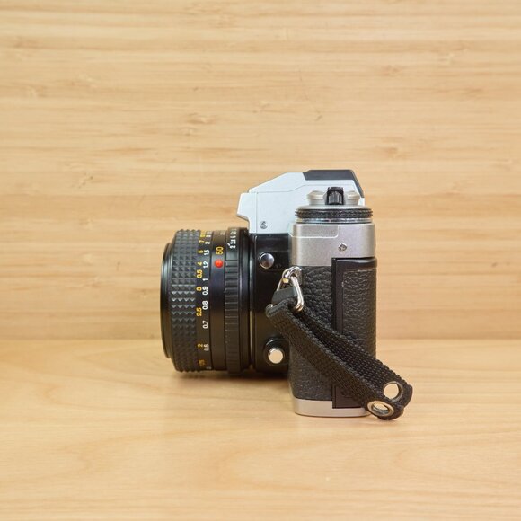 Vintage Minolta XG-M 35mm SLR Film Camera with 50mm f2 MD Lens, Made in Japan - Picture 4 of 9